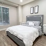 Modern Apartment In Trendy Area